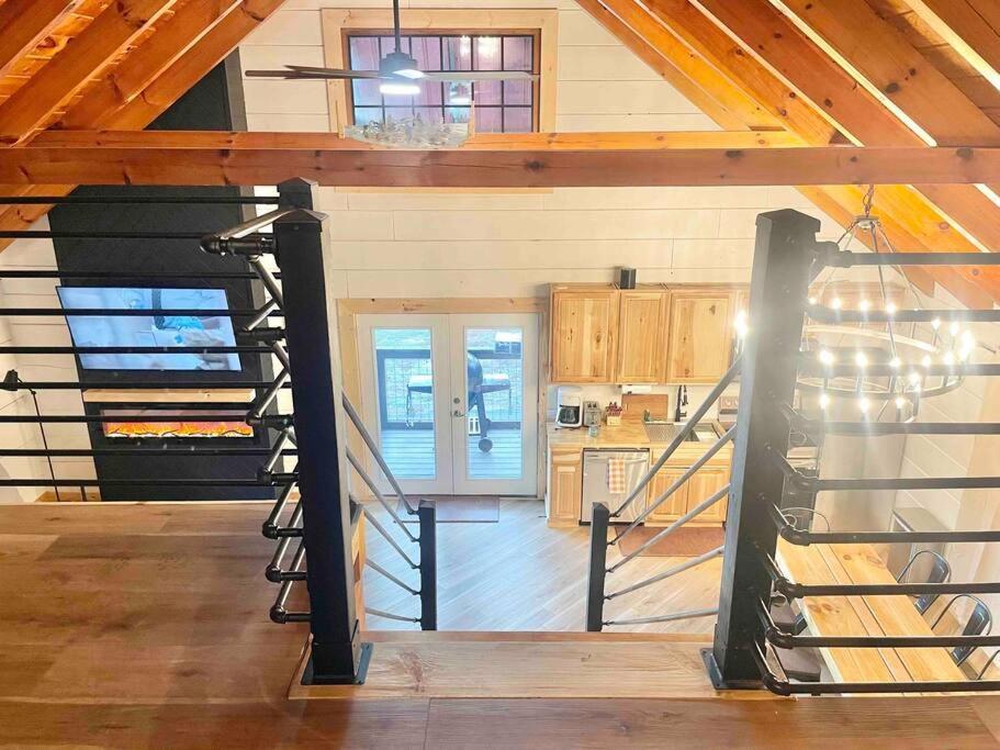 Modern Lake Side Nest• Hotub Fenced Yard King Beds Sevierville Εξωτερικό φωτογραφία