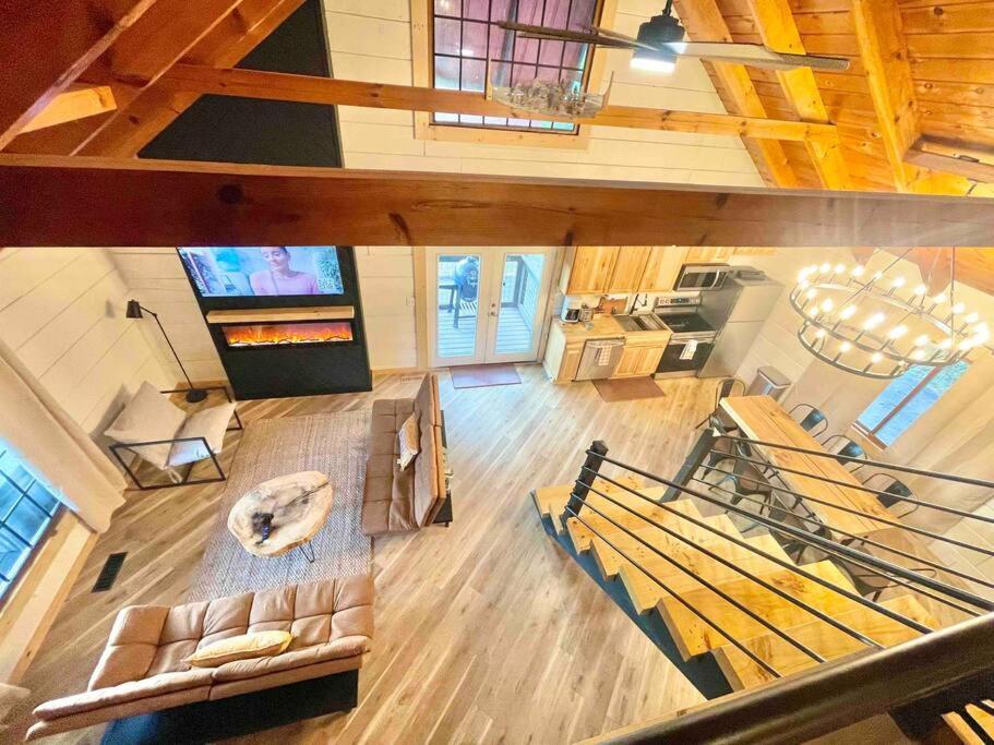 Modern Lake Side Nest• Hotub Fenced Yard King Beds Sevierville Εξωτερικό φωτογραφία