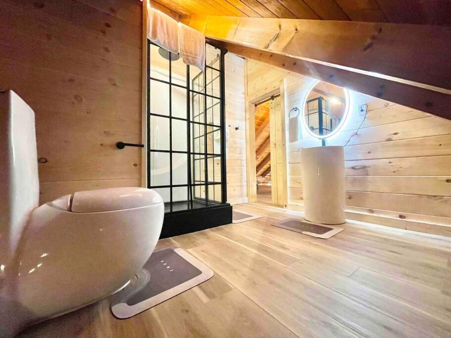 Modern Lake Side Nest• Hotub Fenced Yard King Beds Sevierville Εξωτερικό φωτογραφία