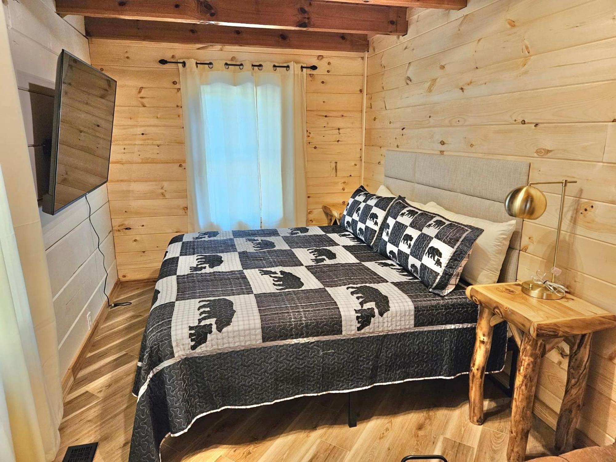 Modern Lake Side Nest• Hotub Fenced Yard King Beds Sevierville Εξωτερικό φωτογραφία